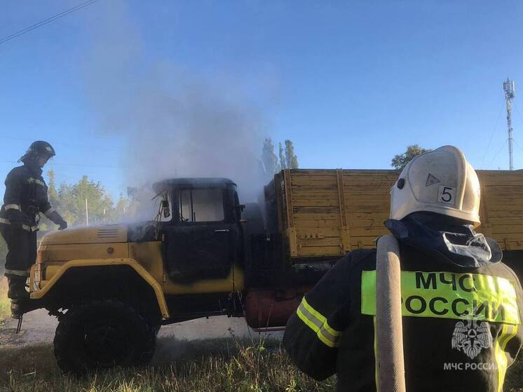 Курские пожарные дважды за сутки выезжали на тушение автомобилей