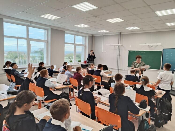 Учеников в новой школе села Засопка оказалось больше, чем учебников