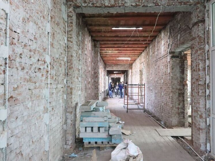 Подрядчик капремонта старейшей школы Абакана расписался в своей беспомощности