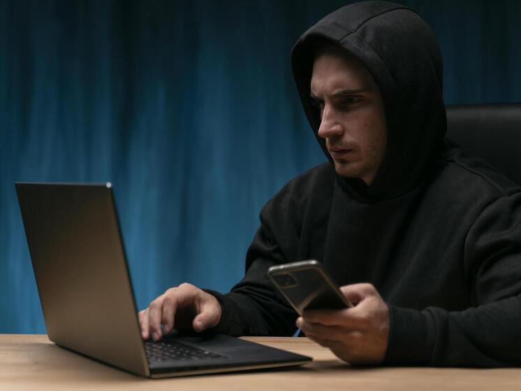 Брянец украл 60 тысяч рублей, обещая “раскрутить страницу ВК”