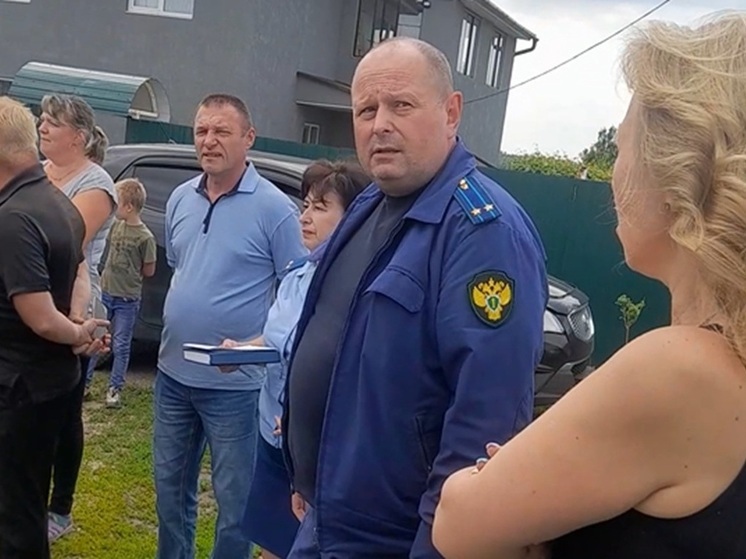 Под Тулой живущие 11 лет без воды многодетные семьи ждут Генпрокурора Краснова