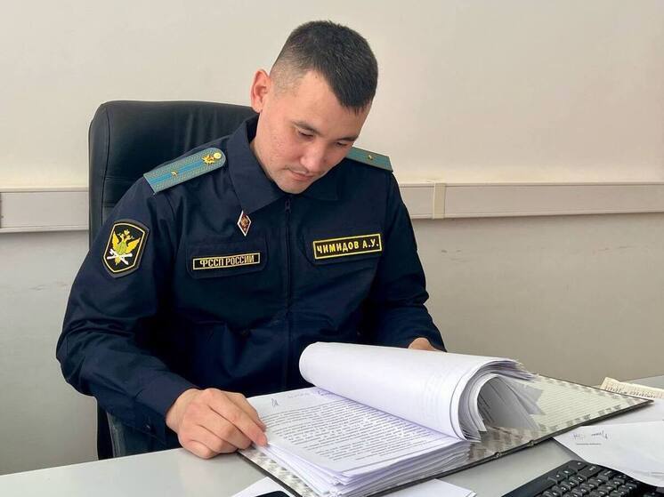 В Калмыкии мужчина выплатил долг после ареста счетов