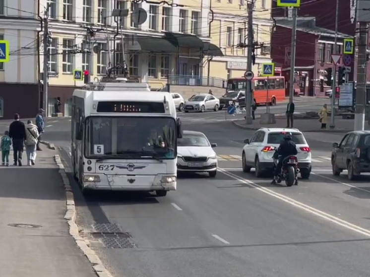 Кировским школьникам рекомендуют давать наличные на оплату проезда