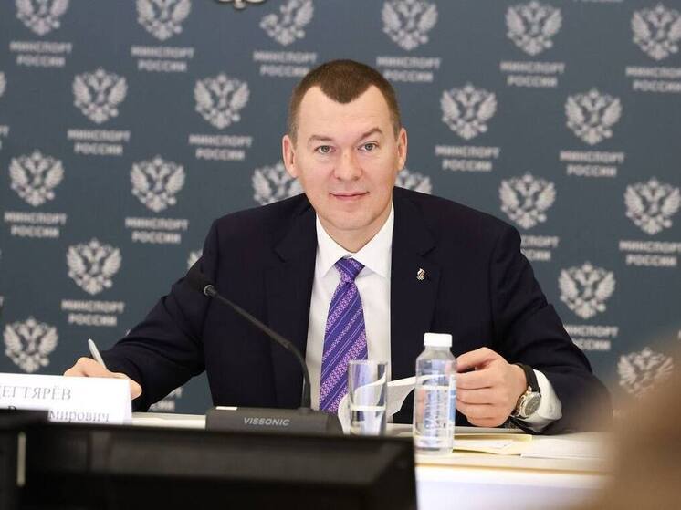 Министр спорта и глава Олимпийского комитета России Михаил Дегтярёв – вновь в центре информационного поля. На этот раз общественность, причастную и сочувствующую спортивному процессу, поразили слова главы российского спорта о том, что он не представляет себе, кто такой Сергей Семак. Об этом Дегтярёв заявил в одном из интервью, которое касалось прежде всего лимита на легионеров. 