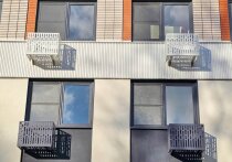  В Москве продолжает сокращаться число новостроек премиум-класса, где застройщики предлагают квартиры большой площади. В конце лета среди 20 проектов премиум-класса с самым широким выбором квартир только в трех средняя площадь квартир превышает 100 кв. м.