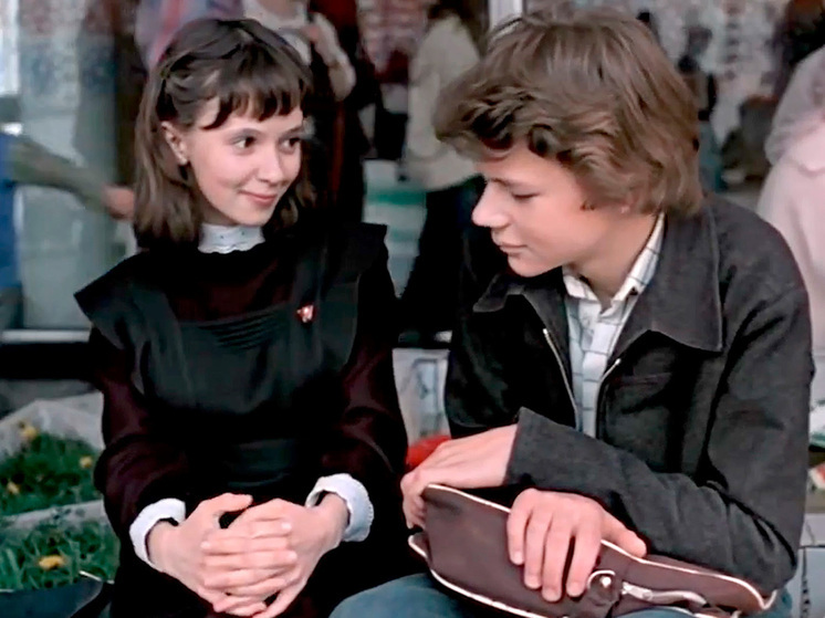 Шрекинг, гостинг и кашэнинг: какие слова изобрели двадцатилетние, чтобы говорить о любви