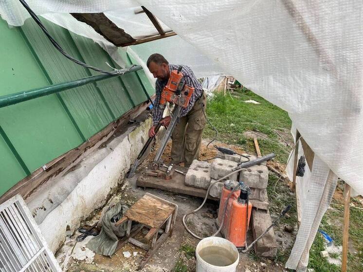 Монтаж лесов в зоне северо-восточной главки начался в Троицком соборе Псковского кремля