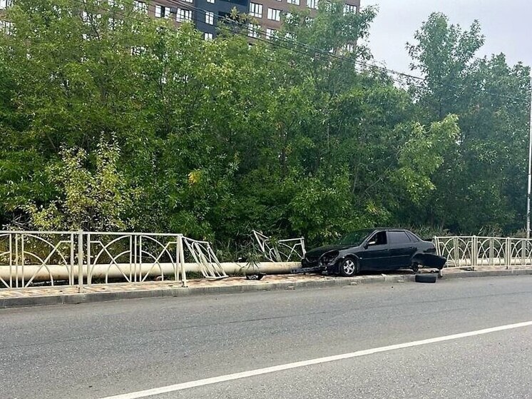 В Ставрополе автомобиль сбил ребенка на тротуаре