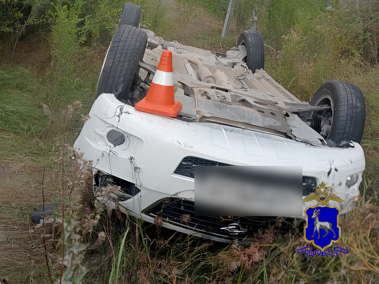 В Самарской области 11 сентября Chevrolet Cobalt выехал на встречку и опрокинулся