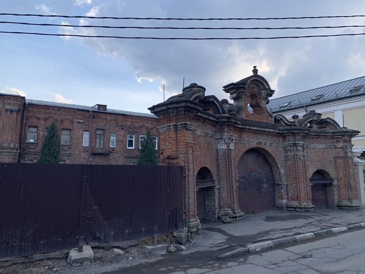 В Туле на реставрацию «Дома Демидовых с воротами» выделили почти 5 млн рублей