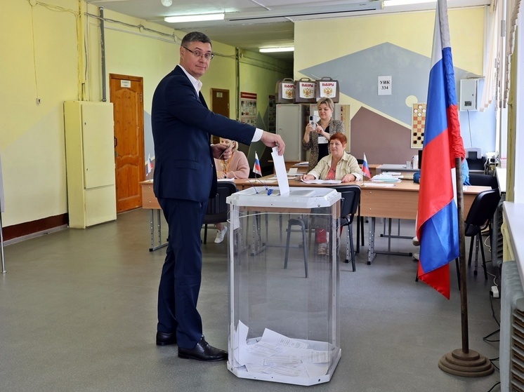 Губернатор Владимирской области один из первых пришел голосовать на выборы