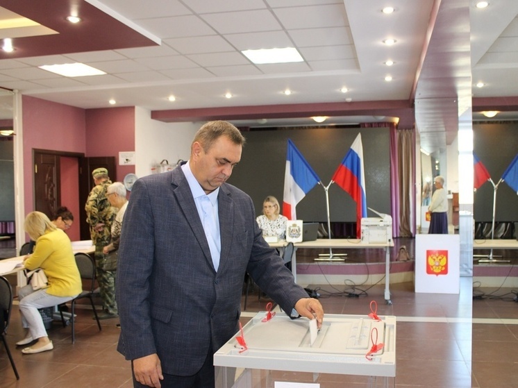 Главы Демянского и Мошенского округов проголосовали на выборах губернатора