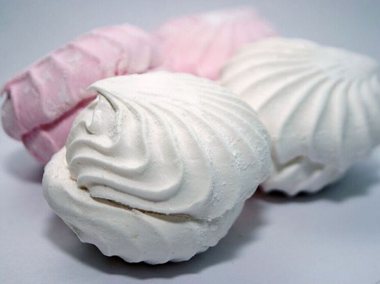 Уголовное дело возбудили на уральских школьниц, жаривших маршмэллоу на Вечном огне