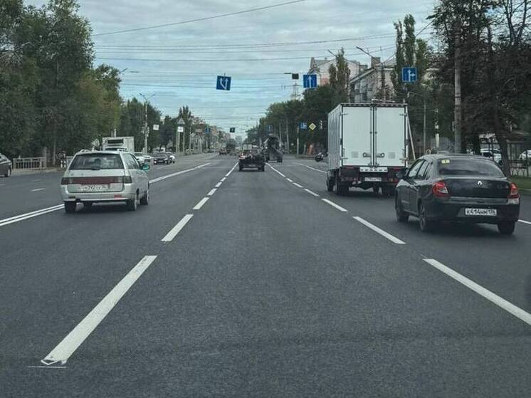 Свежая разметка на улице Лебедева в Воронеже готова на 80%