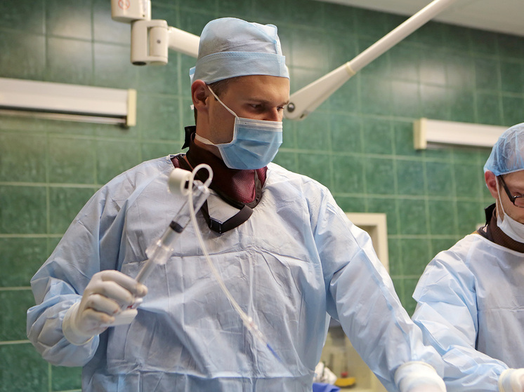 Опухоль, мешавшую девушке глотать, удалили подмосковных хирурги