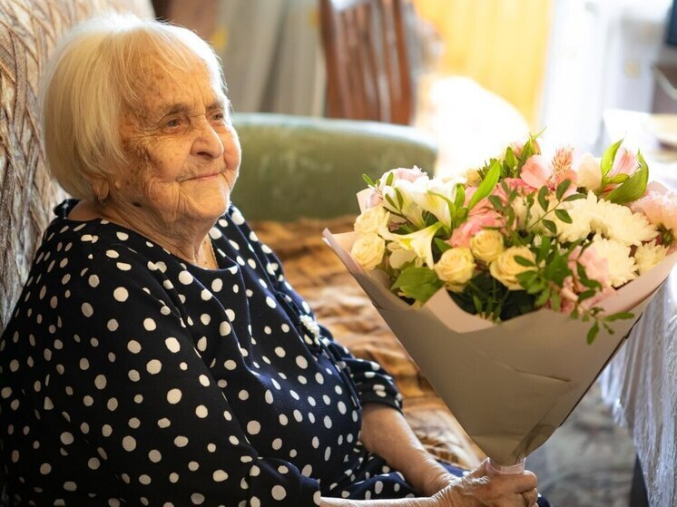 В Курске 100-летний юбилей отметила ветеран ВОВ Наталья Носова