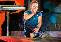 Coldplay, о мировом туре которых Music Of The Spheres («Музыка Сфер») «Звуковая Дорожка» уже подробно рассказывала, вошли в историю рока не только как группа, создавшая уникальный музыкальный микс из разных жанров – от хард-рока до электро- и дрим-попа, и умудрившаяся сохраниться в оригинальном составе с момента создания в 1998 году, но теперь, похоже, еще и впечатляющим финансовым успехом, который «может соперничать» с феноменальным экономическим «чудом» самой Тейлор Свифт