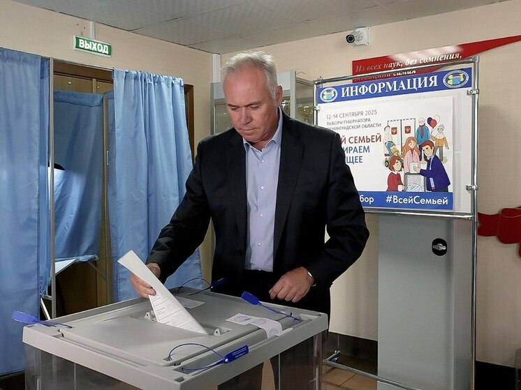 Глава Выборгского района принял участие в голосовании выборов губернатора