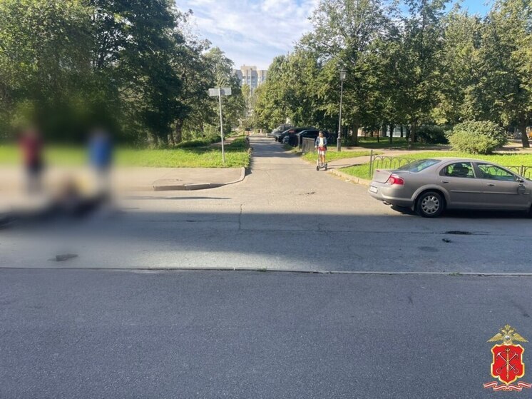 73-летняя петербурженка наехала на 21-летнего байкера на Васильевском острове