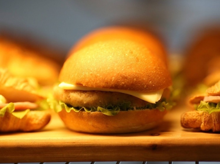 В Волгограде за 5 миллионов рублей продают ресторан быстрого питания