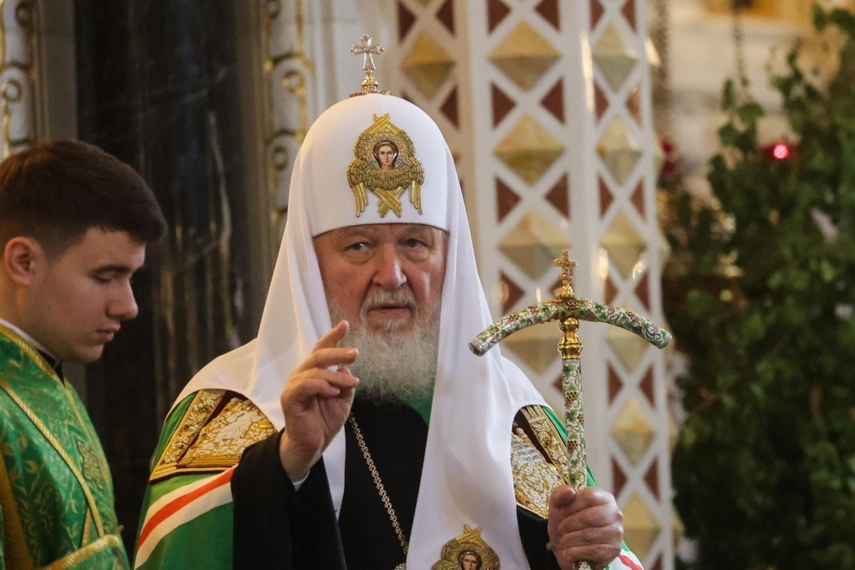 Патриарх Кирилл подтвердил, что его отец в 1952 году крестил Путина