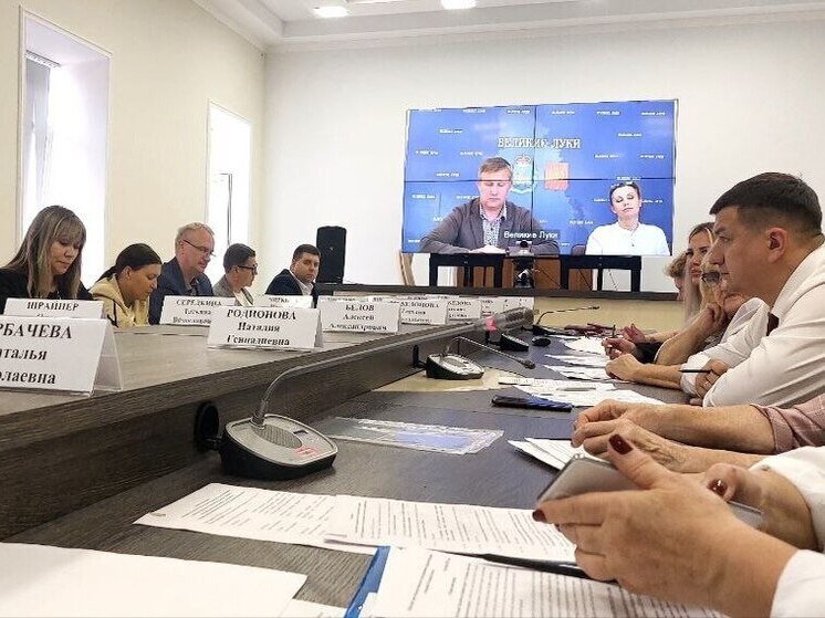 Наставничество стало одной из основных тем заседания трехсторонней комиссии