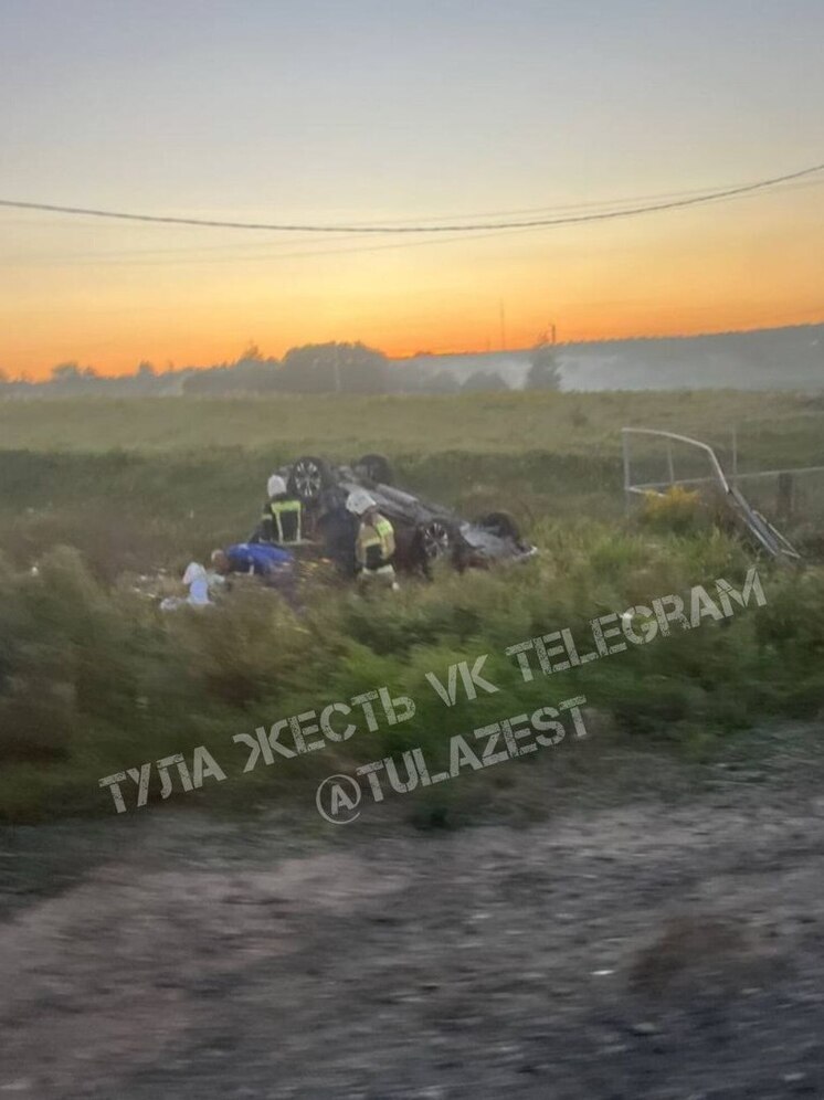 Под Тулой в ДТП возле Ильинки перевернулся автомобиль