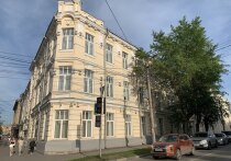 В тульских СМИ вышло множество материалов о бизнесменах Андрее и Глебе Зотовых, отце и сыне, так или иначе связанных с предприятиями, входившими в группу компаний «Тульский завод промышленной аппаратуры» (ТЗПА)