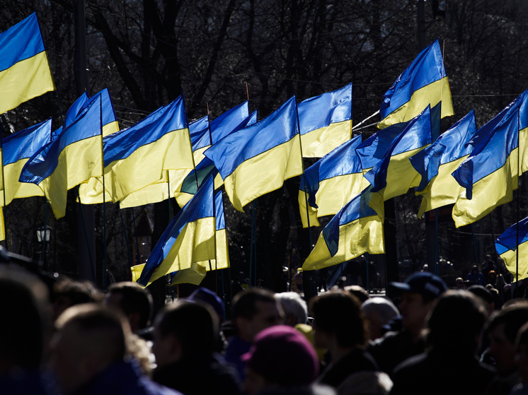 Польский Сейм утвердил закон о лишении социальных пособий безработных украинцев