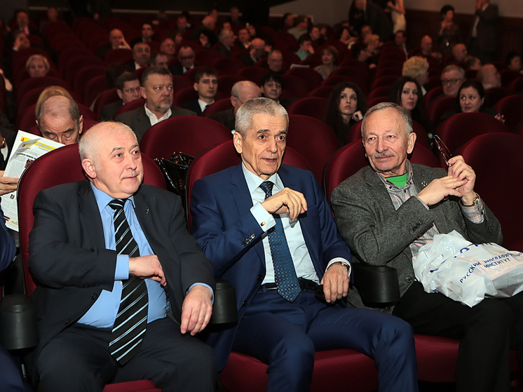 Oniszczenko poparł pomysł podniesienia wieku młodości do 45 lat