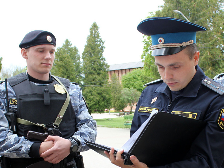 Смоленские судебные приставы помогли пострадавшей от мошенников женщине вернуть деньги