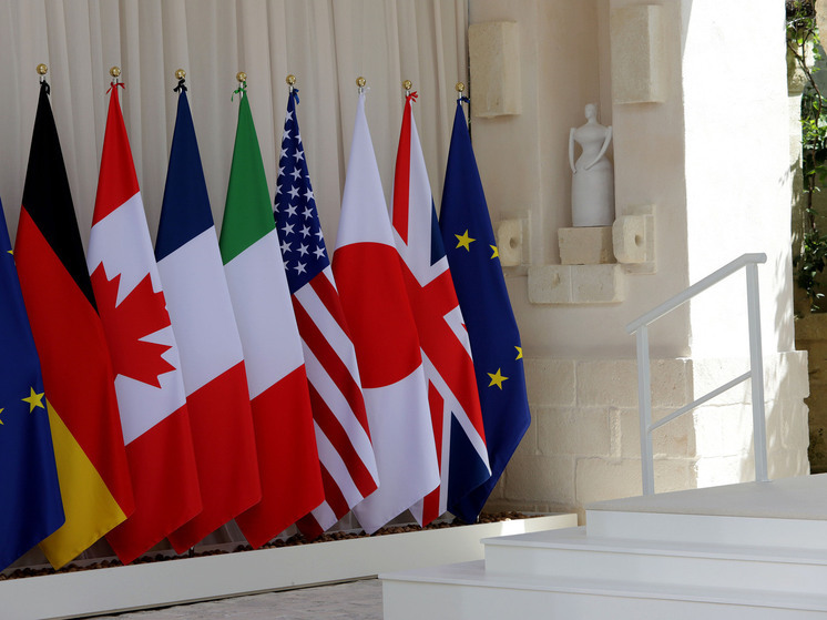 Reuters: страны G7 решили изучить способы помощи Украине за счет активов России