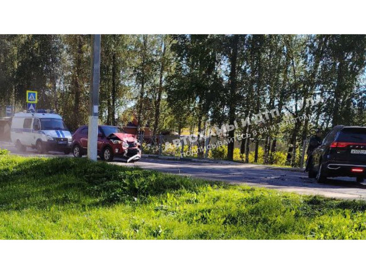 Лобовое столкновение Hyundai и Haval произошло в Веневе субботним утром