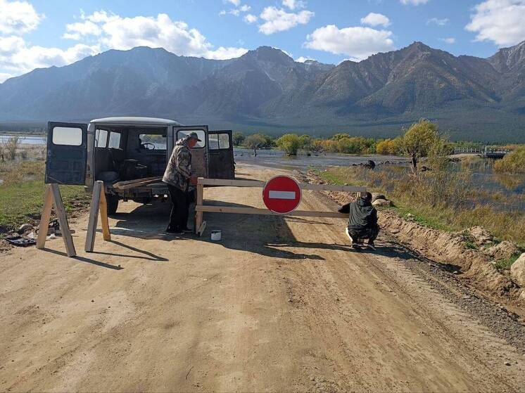В Баргузинском районе затопило километр дороги