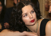 Актриса Алиса Гребенщикова отправилась в путешествие и оказалась в Амстердаме, где ей нужно было переночевать