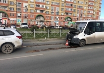 В Омске произошло дорожно-транспортное происшествие с участием пассажирского автобуса
