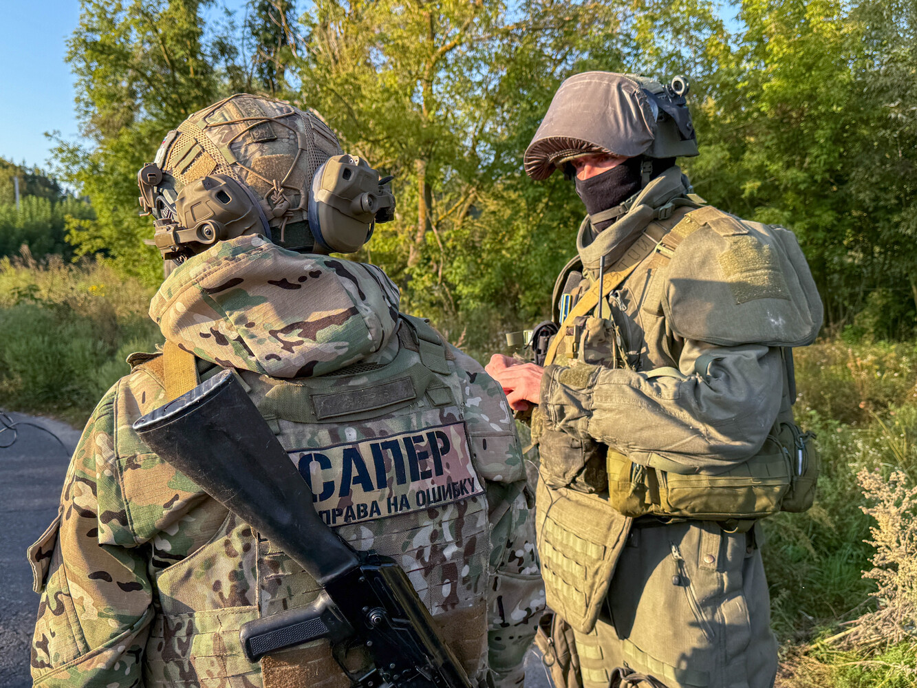 Работа саперов под угрозой FPV-дронов