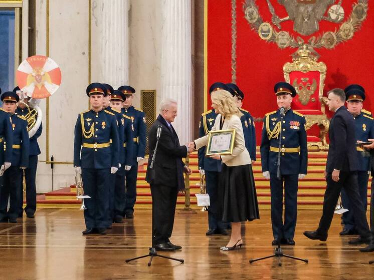 Михаил Пиотровский и музыкант Теодор Курентзис получили Эрмитажную премию