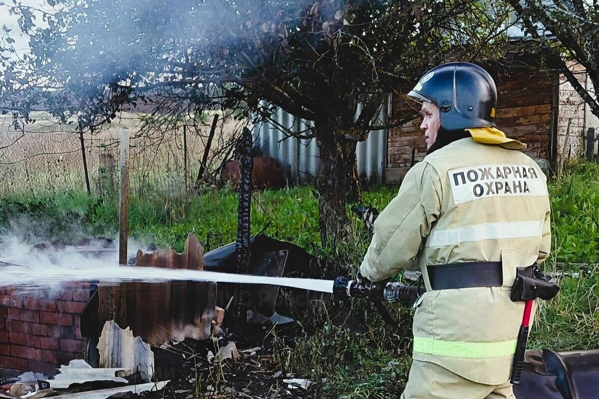 В одном из сел Чувашии в пожаре заживо сгорели два человека