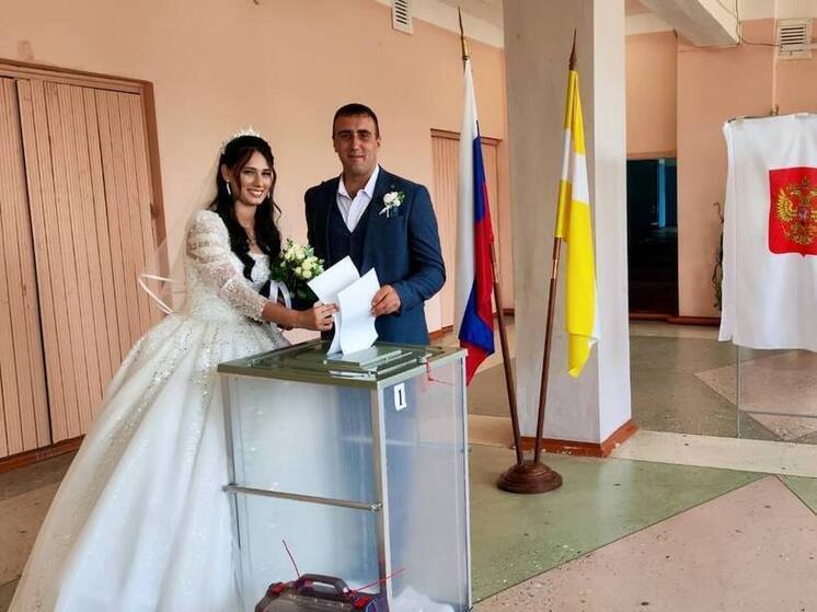 Молодая семья из Апанасенковского округа в день свадьбы приняла участие в выборах