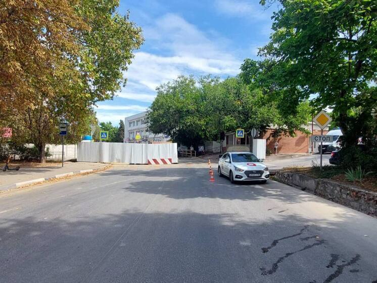 В Севастополе таксист сбил подростка на пешеходном переходе