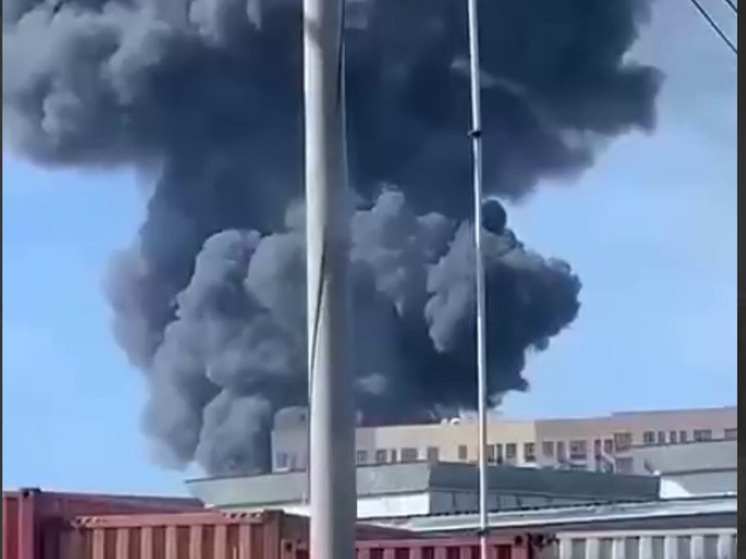 Крупный пожар уничтожил складской комплекс в Подмосковье, ущерб превысил миллиард рублей