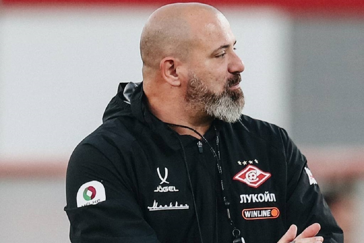 Главный тренер московского «Спартака» Деян Станкович получил очередную красную карточку