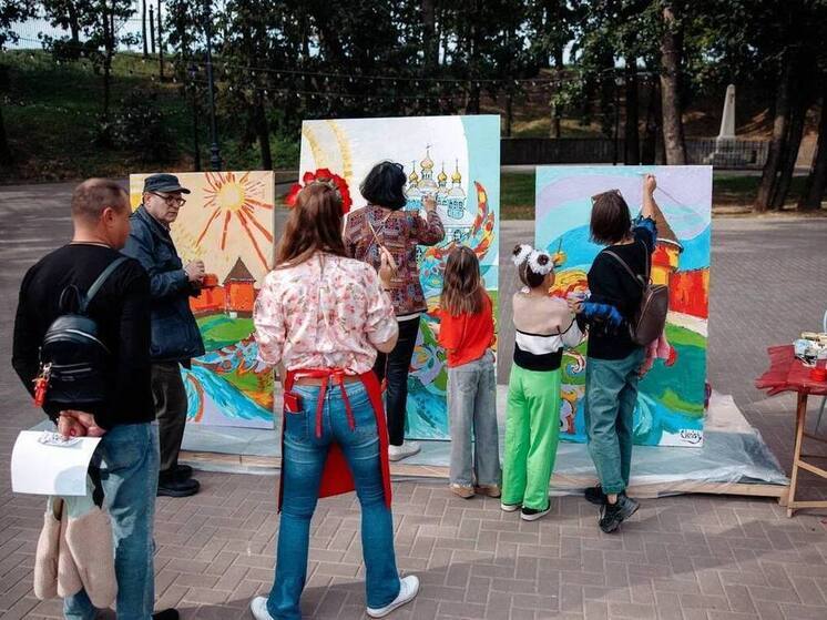 В Смоленске создали живописный триптих в честь Дня города