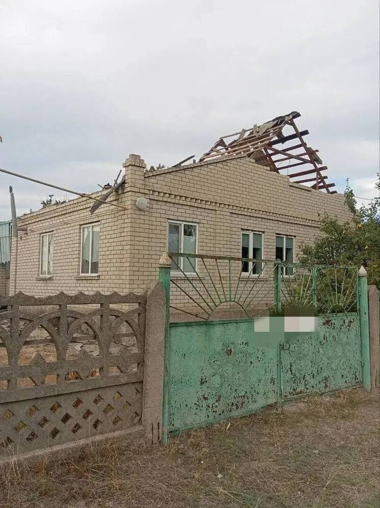 В Днепрянах Херсонской области под обстрелом ВСУ разрушены три жилых дома