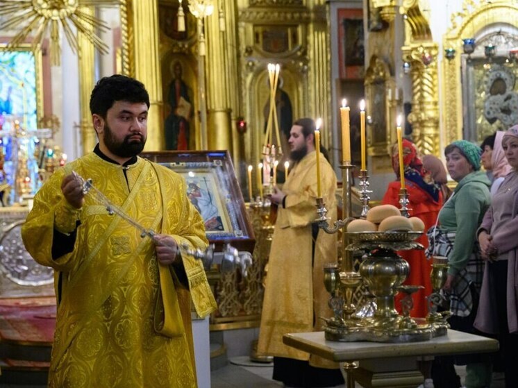 Всенощное бдение прошло в Псково-Печерском монастыре
