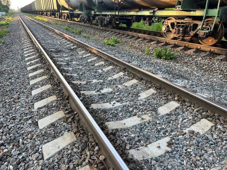 Поезда между Петербургом и Белгородом задерживаются из-за подрыва на путях под Орлом