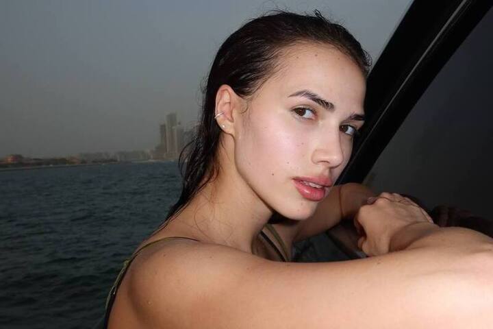 Фигуристка продолжает делиться фотографиями с отдыха