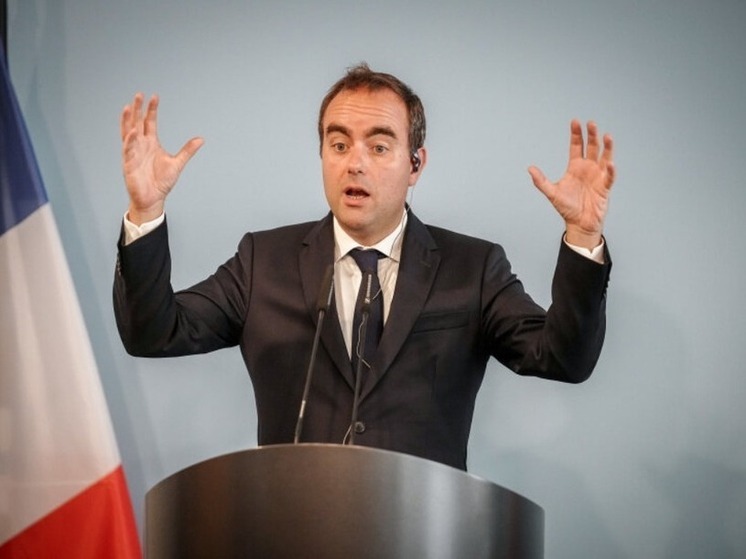 Новый премьер Франции Лекорню отказался отменять выходной на День Победы