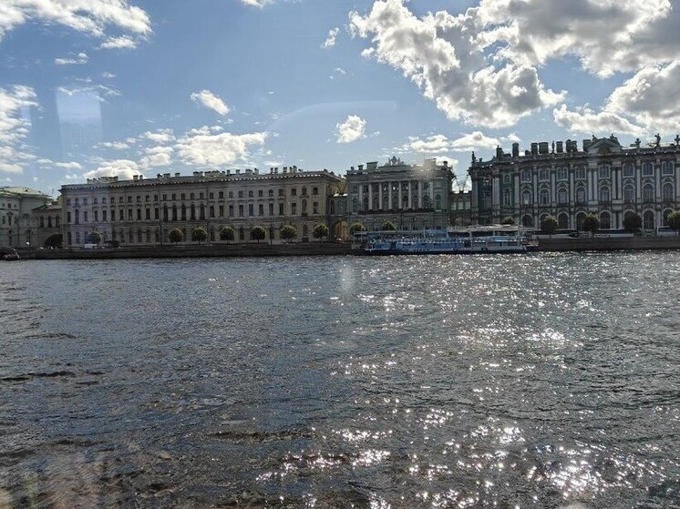 Сентябрьское тепло в Петербурге продолжит радовать местных жителей